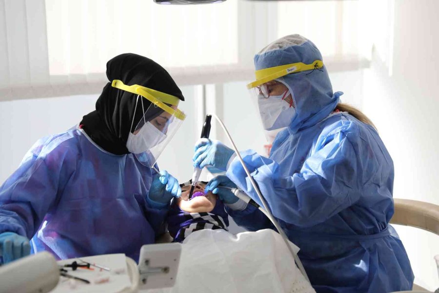 Büyükşehir Ağız Ve Diş Sağlığı Polikliniği’nde Bir Yılda 8 Bin 408 Hastaya Hizmet Verildi