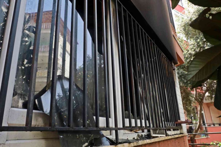 Yangında 2 Çocuğu Dumandan Etkilenen Anne Gözyaşlarını Tutamadı