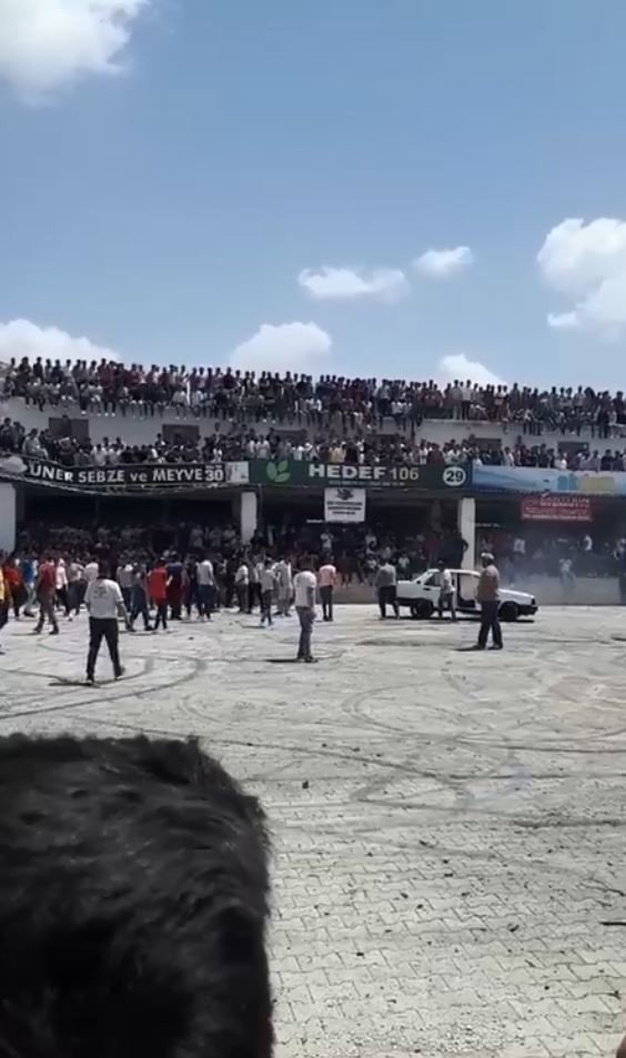 Faciadan Dönülen Balkon Çökmesinde Panik Anları Kamerada