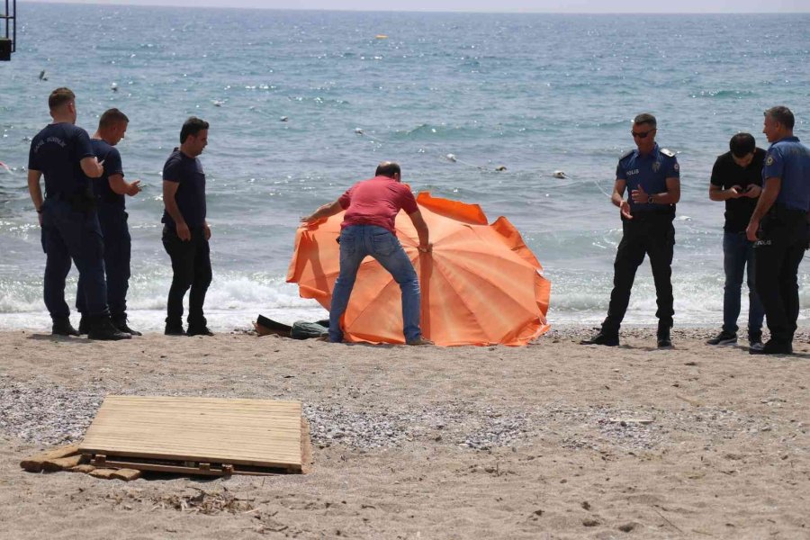 Denize Giren Norveç Uyruklu Turist Hayatını Kaybetti, Yakınları Gözyaşlarına Boğuldu