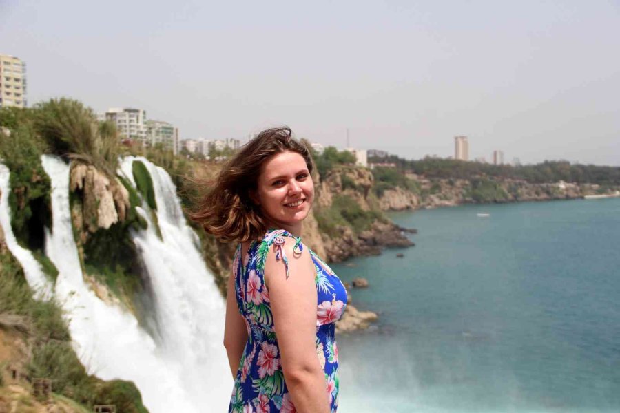 Antalya’nın Dünyaca Ünlü Düden Şelalesi’nde Ramazan Bayramı Yoğunluğu