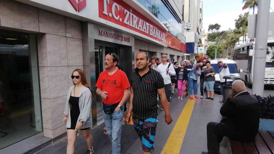 Tur Firmaları Semt Pazarına Turist Taşıdı