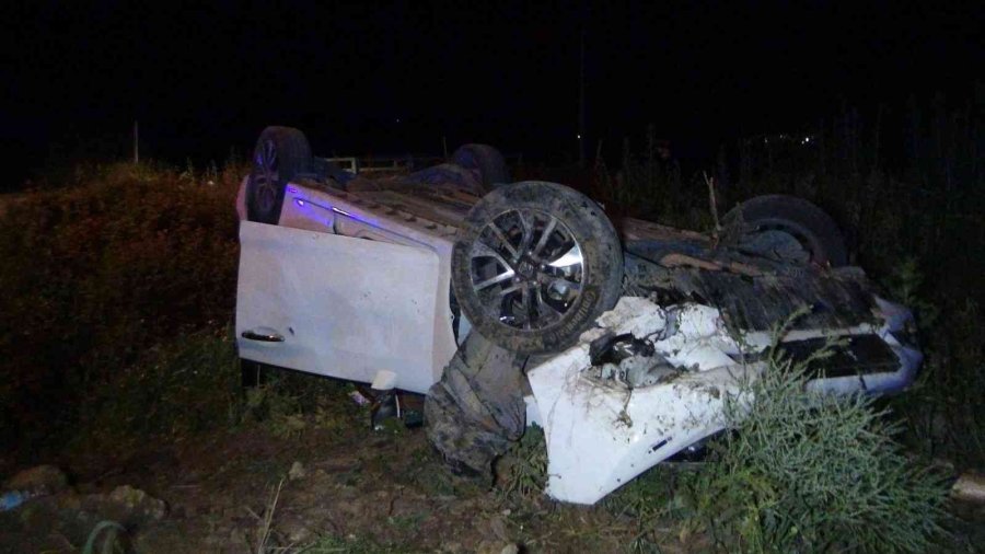 Alkollü Sürücünün Kullandığı Otomobil Jandarmadan Kaçarken Takla Attı: 2 Yaralı