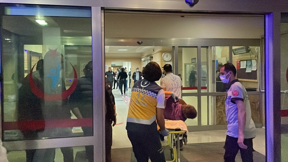 Karaman'da Bir Kişi Tartıştığı Kadın Tarafından Bıçaklandı