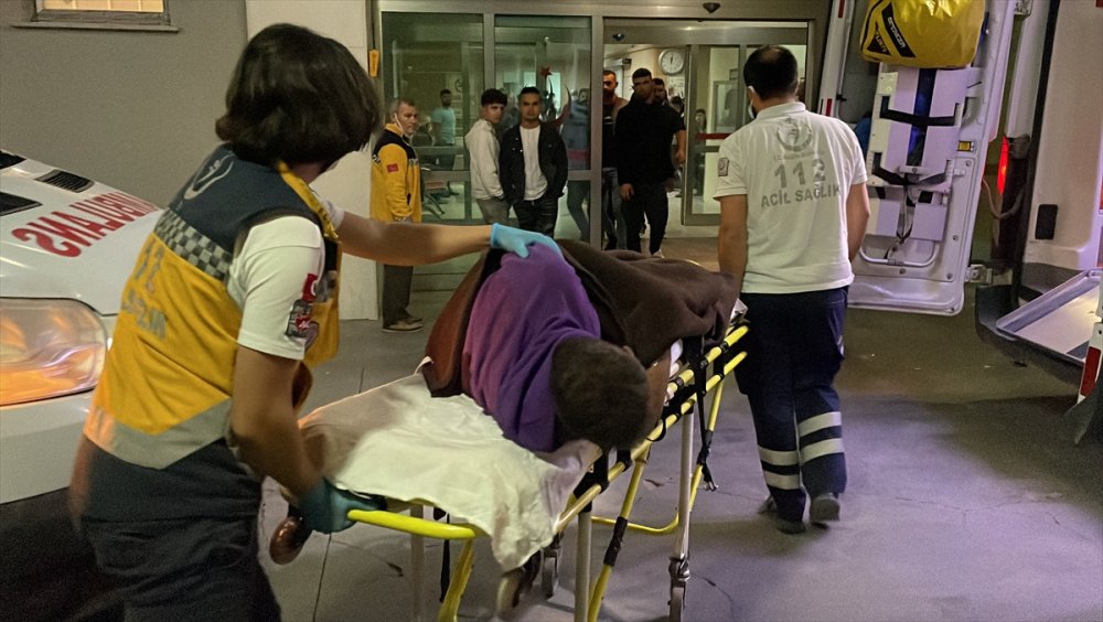 Karaman'da Bir Kişi Tartıştığı Kadın Tarafından Bıçaklandı