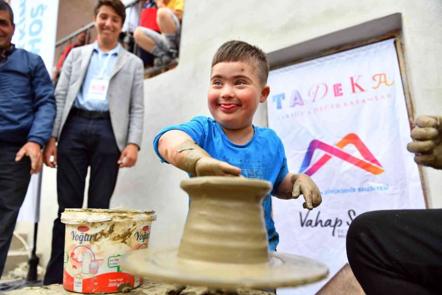 Tarsus’un Köylerinde Çocuklar 3 Gün Bayram Coşkusu Yaşadı