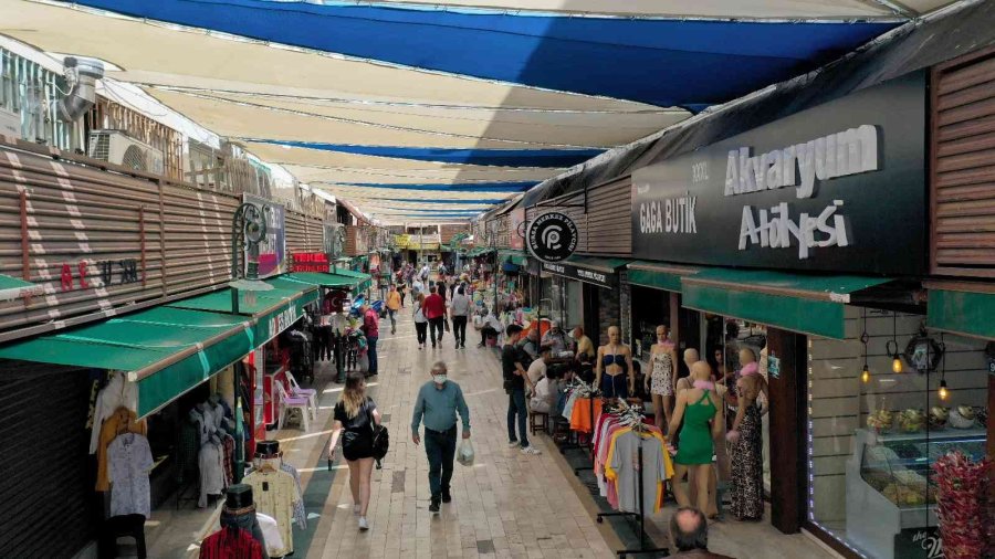 Sinan Mahallesi Çarşısı Gölgelikle Kaplandı