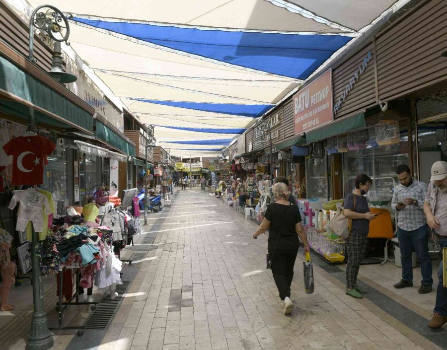 Sinan Mahallesi Çarşısı Gölgelikle Kaplandı