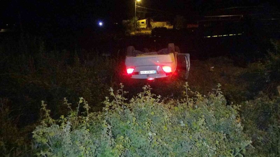 Alkollü Sürücünün Kullandığı Otomobil Jandarmadan Kaçarken Takla Attı: 2 Yaralı