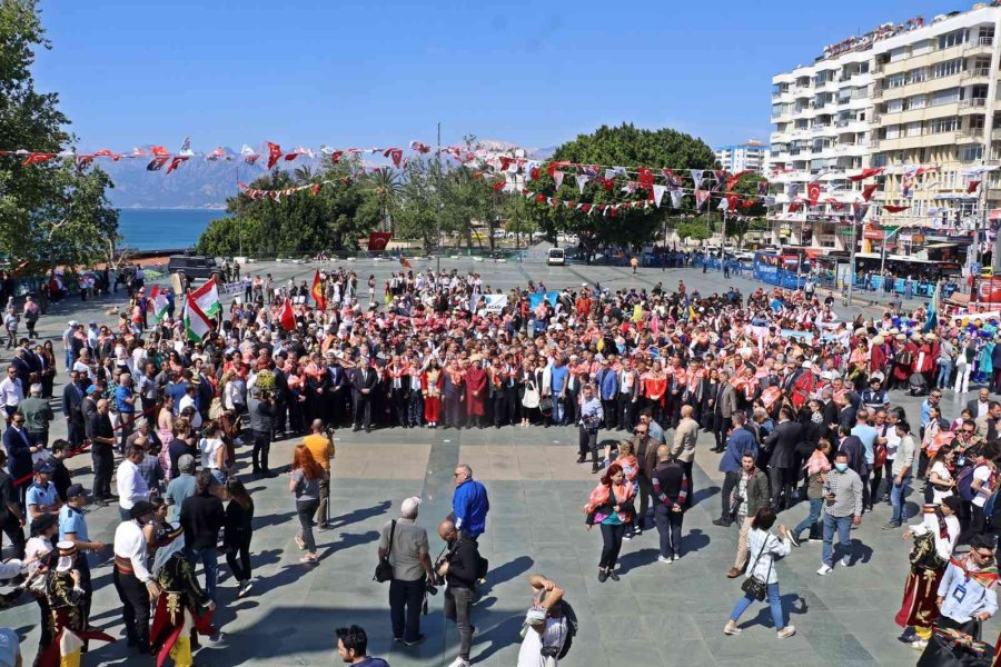 Antalya’da Uluslararası Antalya Yörük Türkmen Festivali Yörük Göçü İle Başladı