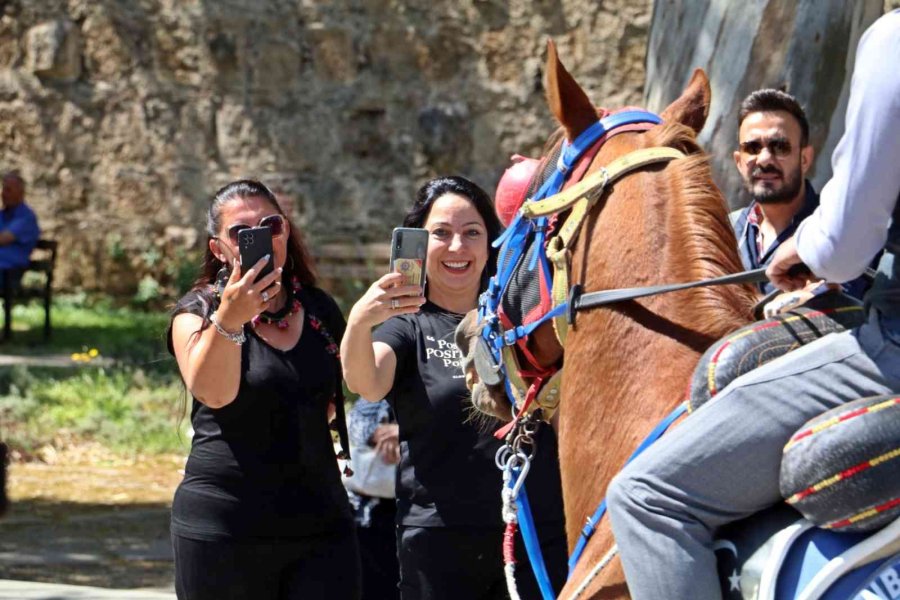 Antalya’da Uluslararası Antalya Yörük Türkmen Festivali Yörük Göçü İle Başladı