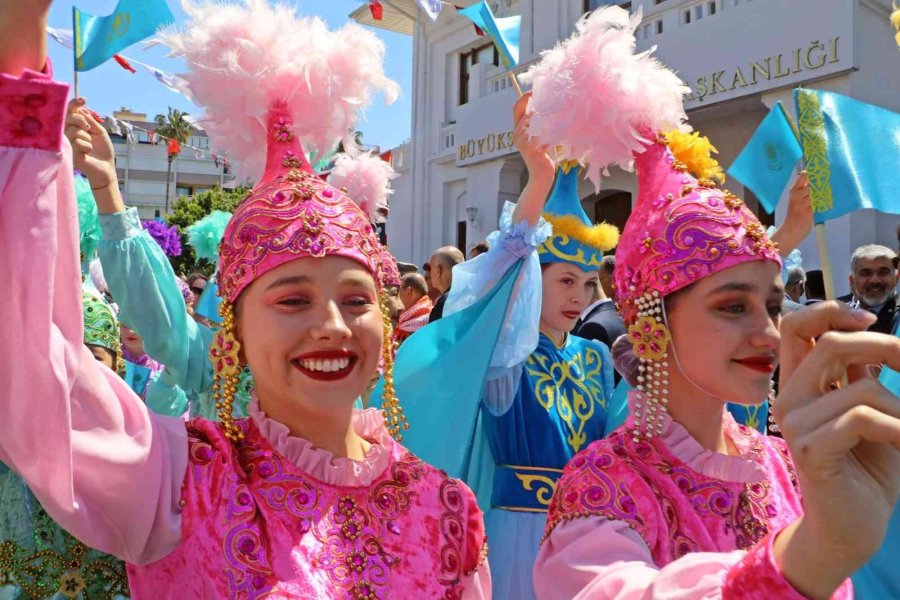 Antalya’da Uluslararası Antalya Yörük Türkmen Festivali Yörük Göçü İle Başladı