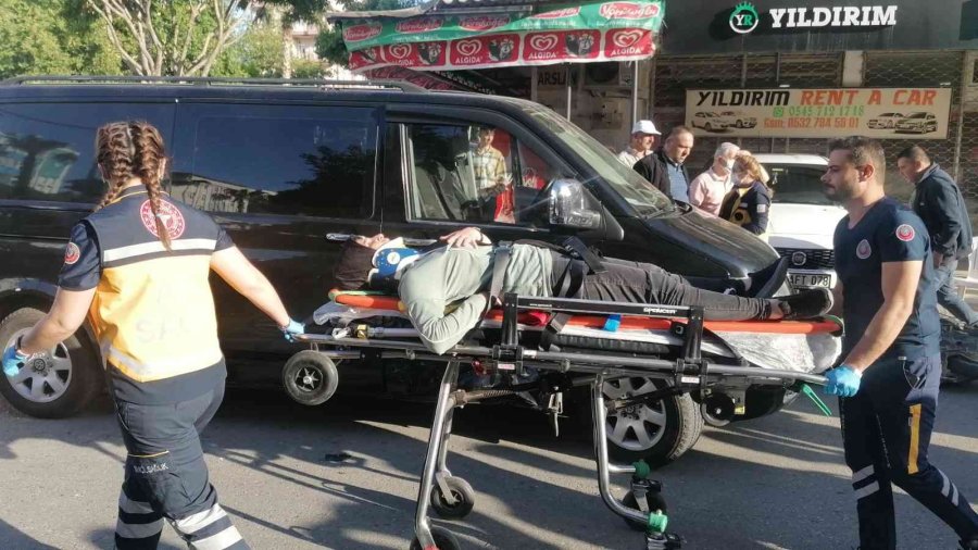 Motosikletiyle Kavşakta Beklerken Ölümle Burun Buruna Geldi