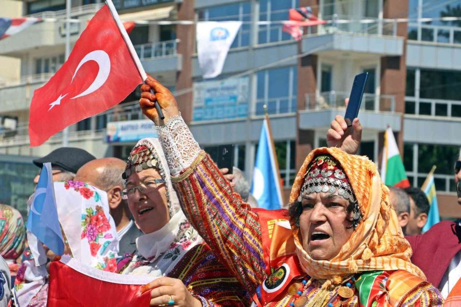 Antalya’da Uluslararası Antalya Yörük Türkmen Festivali Yörük Göçü İle Başladı