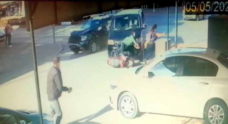 Motosikletiyle Kavşakta Beklerken Ölümle Burun Buruna Geldi