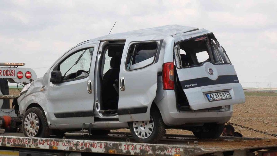 Karaman’da Hafif Ticari Araç Takla Attı: 3 Yaralı