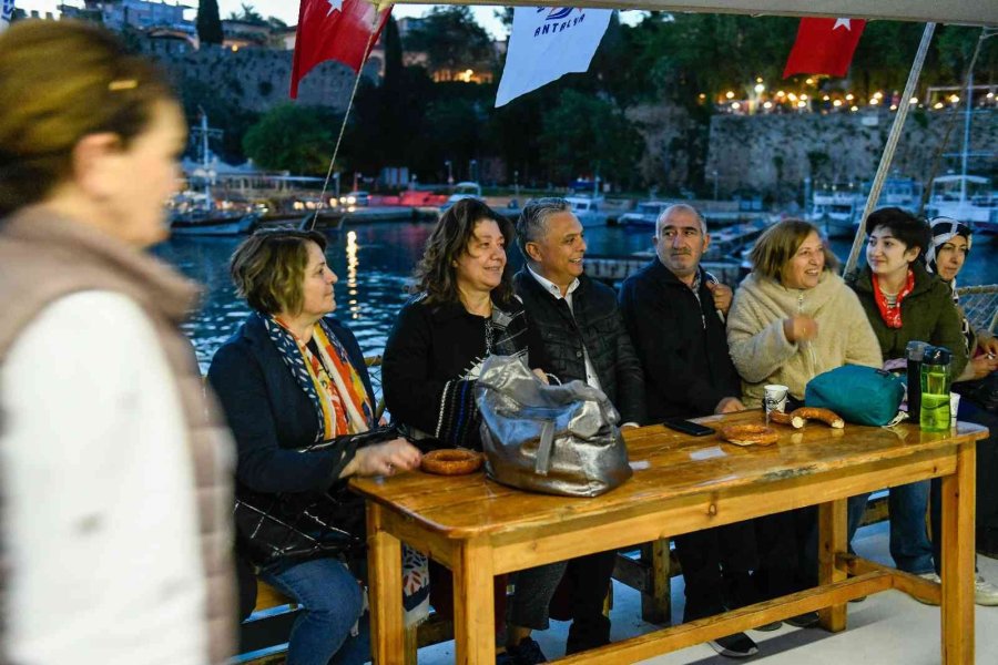 Muratpaşa Belediyesi’nin Öncülüğünde Dilekler Akdeniz’le Buluştu