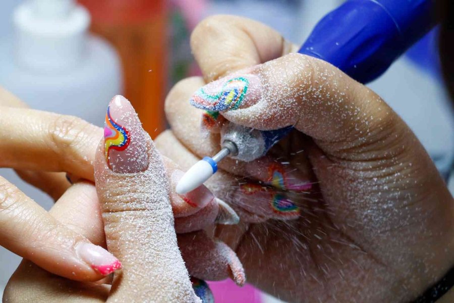 Kalıcı Oje Uygulamalarında Tırnak Mantarına Dikkat