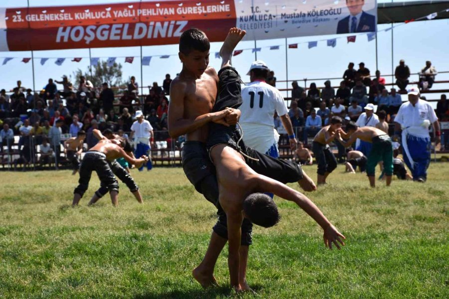 Kumluca Yağlı Pehlivan Güreşleri Başladı