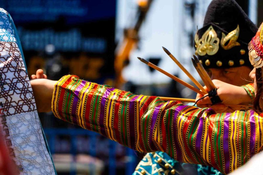Yörük Türkmen Festivalinde Savaş Oyunları Nefes Kesti