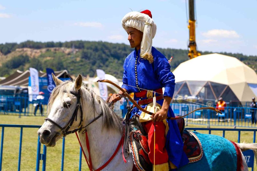 Yörük Türkmen Festivalinde Savaş Oyunları Nefes Kesti