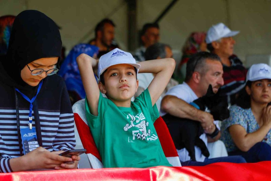 Yörük Türkmen Festivalinde Savaş Oyunları Nefes Kesti