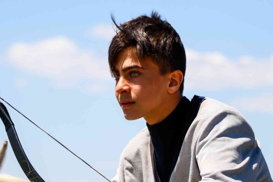 Yörük Türkmen Festivalinde Savaş Oyunları Nefes Kesti