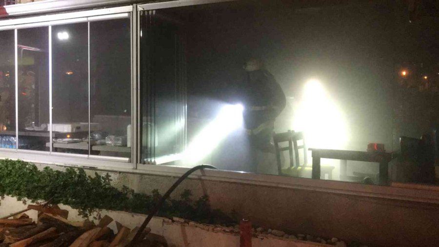 Restoranda Çıkan Yangın Korkuttu