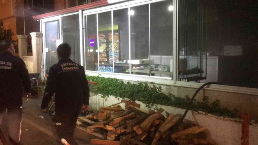 Restoranda Çıkan Yangın Korkuttu