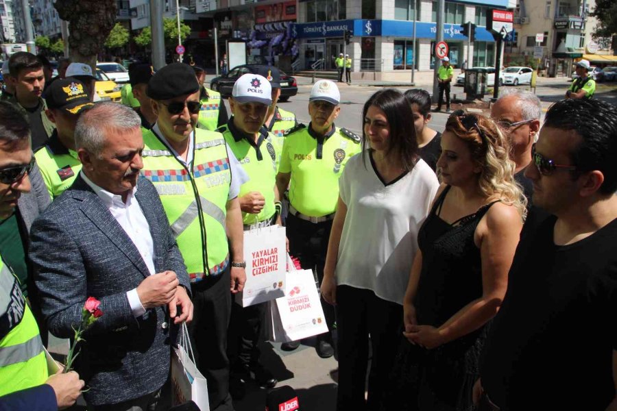 Antalya’da Yayalar Kırmızı Çizgi