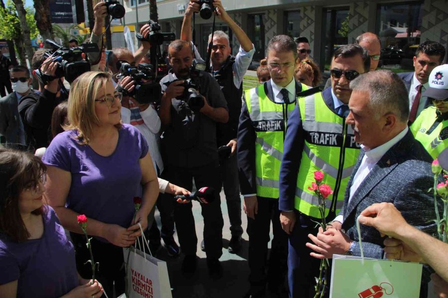 Antalya’da Yayalar Kırmızı Çizgi