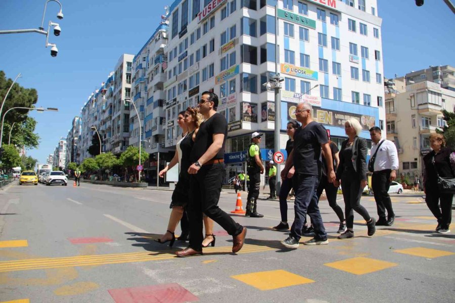 Antalya’da Yayalar Kırmızı Çizgi