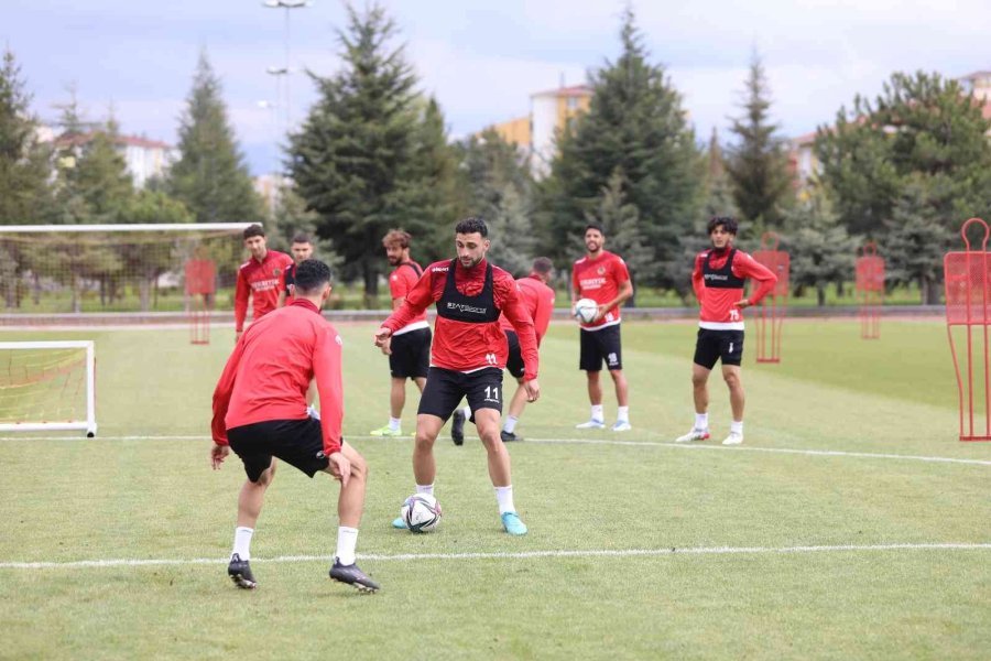 Alanyaspor, Kupa Maçı Hazırlıklarını Kayseri’de Sürdürüyor