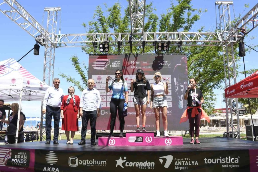 Kemer’de 14 Ülkeden 526 Amatör Bisikletçi Yarıştı