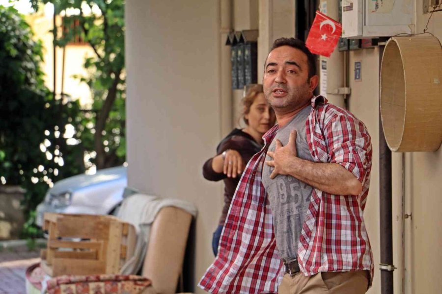 Yangına Evde Yalnız Yakalanan İki Kardeş Büyük Korku Yaşadı