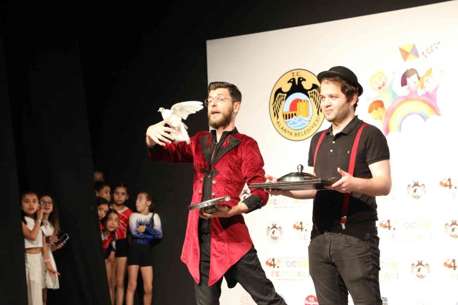 4. Alanya Uluslararası Çocuk Festivali Ziyaretçilerine Kapılarını Açtı