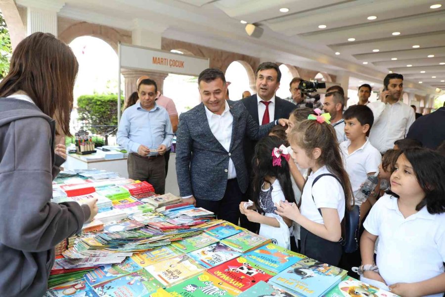 4. Alanya Uluslararası Çocuk Festivali Ziyaretçilerine Kapılarını Açtı