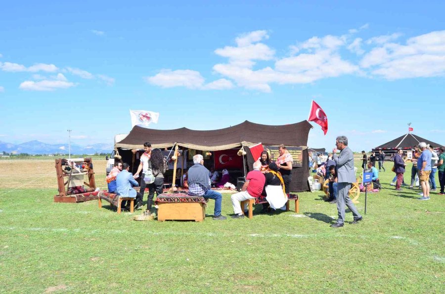 Antalya Yörük Festivalinde Döşemealtı Yörük Çadırına İlgi