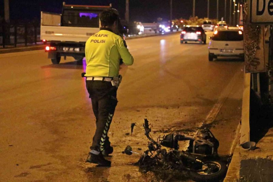 (tekrar) Otomobil Sürücüsü "katil Oldum" Diye Gözyaşı Döktü: 1 Ölü, 1 Ağır Yaralı