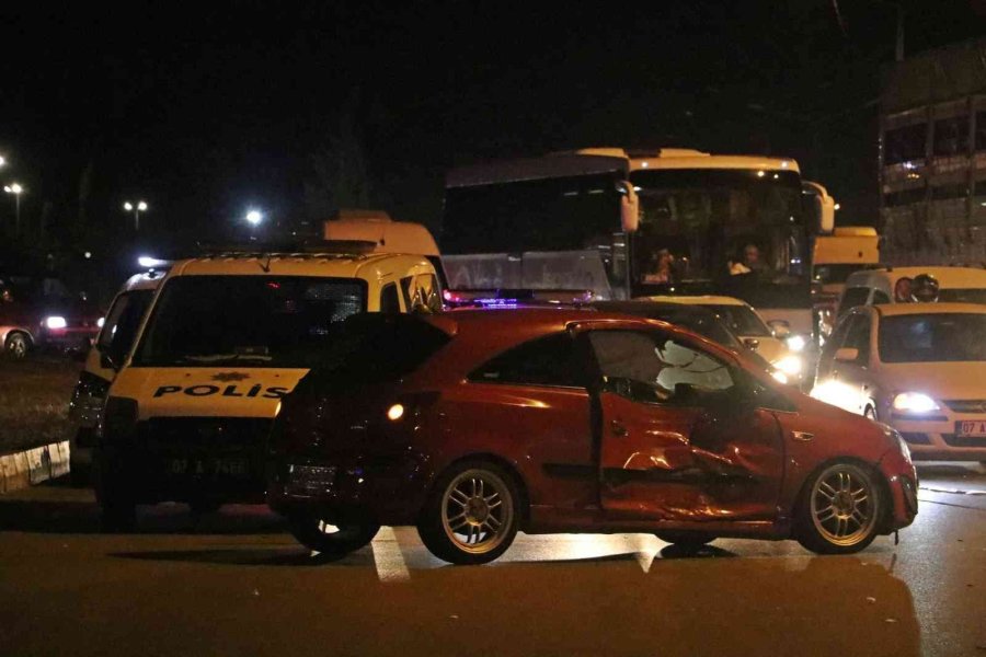 (tekrar) Otomobil Sürücüsü "katil Oldum" Diye Gözyaşı Döktü: 1 Ölü, 1 Ağır Yaralı