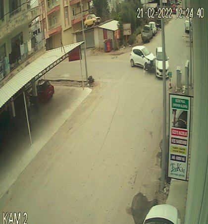 Serik’te Sık Sık Kazaların Yaşandığı Kavşak İsyan Ettirdi