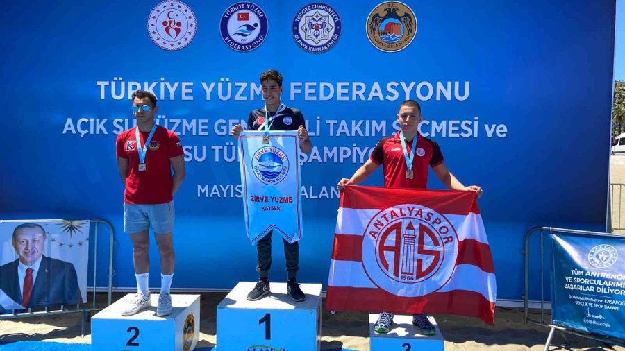 Kırmızı Beyazlı Kulaçlar Portekiz Biletini Aldı