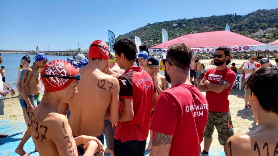 Kırmızı Beyazlı Kulaçlar Portekiz Biletini Aldı