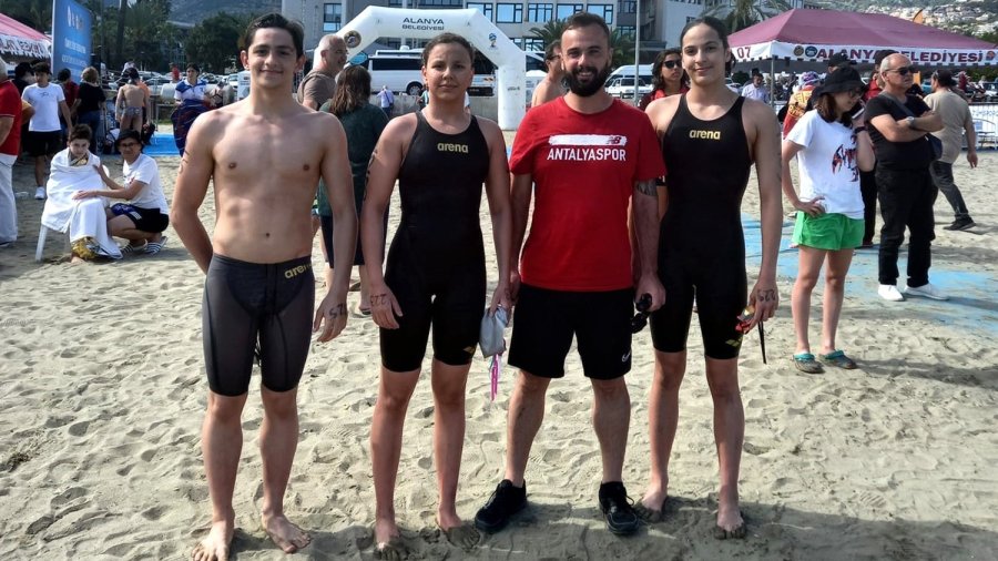 Kırmızı Beyazlı Kulaçlar Portekiz Biletini Aldı