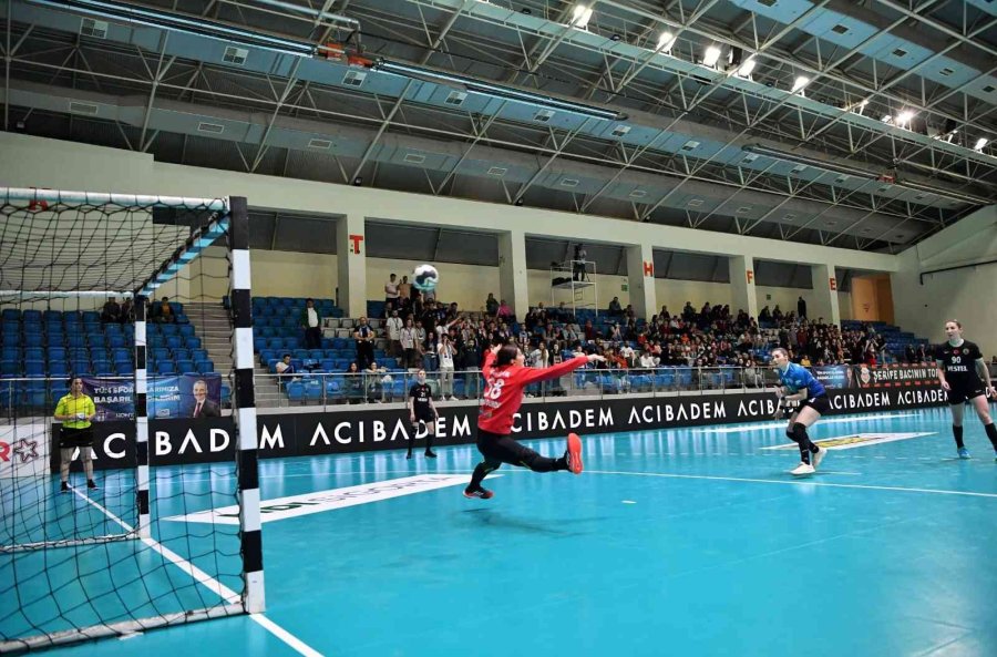 Konyaaltı Avrupa Biletini Kaptı