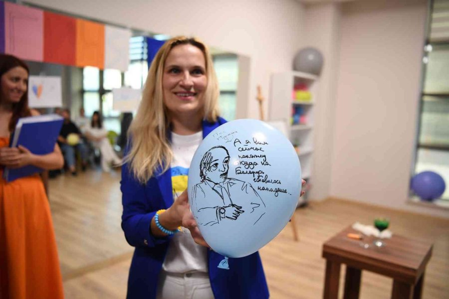 Çocuklarının Söylediği Marşlar Ukraynalı Anneleri Ağlattı