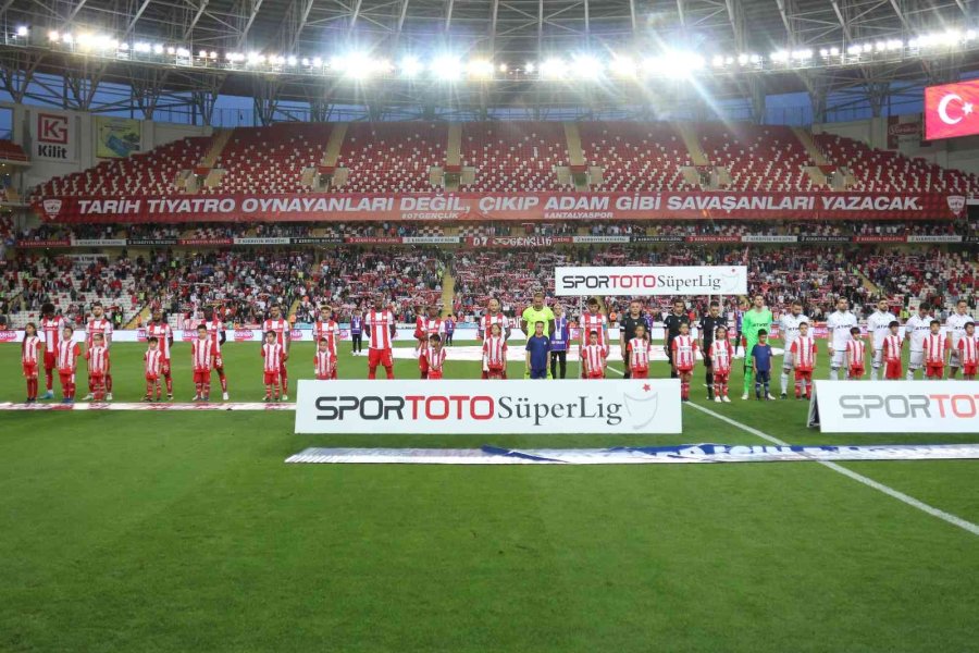 Spor Toto Süper Lig: Antalyaspor: 2 - Konyaspor: 2 (ilk Yarı)