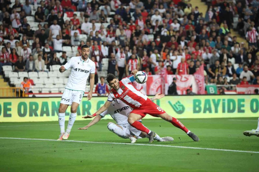 Spor Toto Süper Lig: Antalyaspor: 2 - Konyaspor: 2 (ilk Yarı)