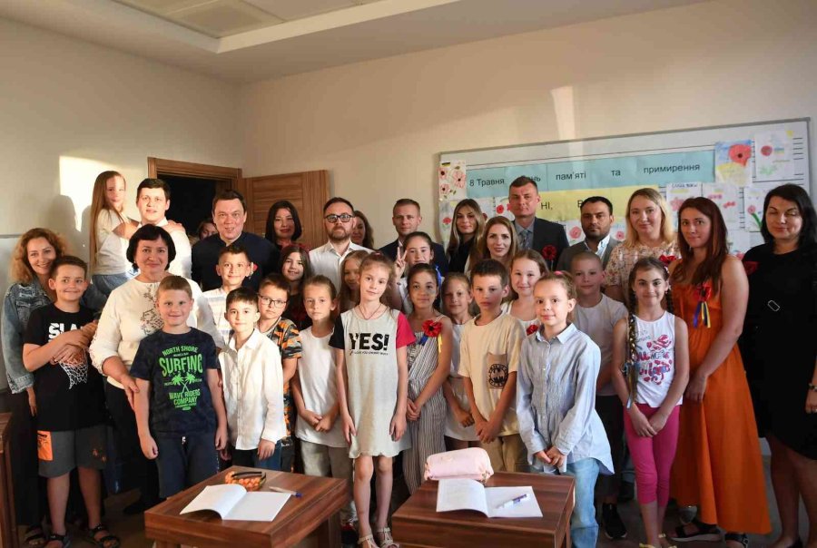 Çocuklarının Söylediği Marşlar Ukraynalı Anneleri Ağlattı