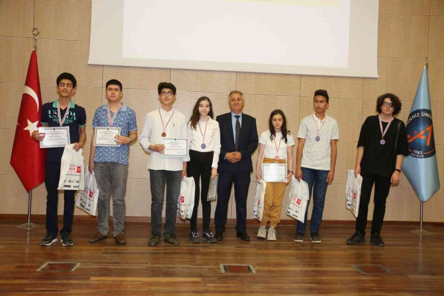 Antalya Matematik Olimpiyatı’nda Şampiyonlar Belli Oldu